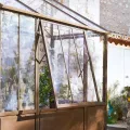 Loberon Gewächshaus Essone, mit Großem Fenster & Seitentüren, Wetterfest & Frostresistent, Authentisches Antik-Design, Gartenzubehör, Outdoor, Eisen, Acrylglas, antikbraun - Thumbnail 5