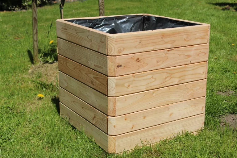 Gartenwelt Riegelsberger Massiver Pflanzkasten Mammut 58x58x57 cm aus Lärchenholz Natur Blumenkasten Blumentopf Pflanzkübel Kräutertopf Balkonkasten fertig montiert – Bild 2