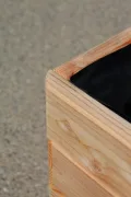 Gartenwelt Riegelsberger Massiver Pflanzkasten Mammut 100x50x39 cm aus Lärchenholz Natur Blumenkasten Blumentopf Pflanzkübel Kräutertopf Balkonkasten fertig montiert - Thumbnail 7