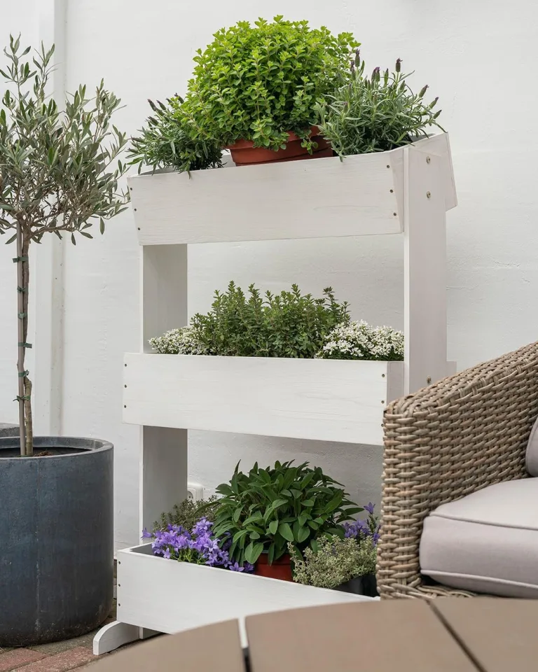 MaLa Hochbeet Balkon Weiß 3 Etagen Blumenkasten Gemüsebeet Kräuterbeet inkl. Gartenvlies schmales Vertikales Beet für Balkon Garten Terrasse Indoor aus Holz | Neigbare Funktion trifft Design – Bild 7