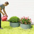 Outsunny 2er-Set Hochbeet aus Stahl, Pflanzbeet Frühbeet Gartenbeet Blumenkasten stapelbar, Pflanzkasten Gemüsebeet Ø60x30cm für Garten Balkon, Pflanzkübel für Blumen, Pflanzen, Gemüse - Thumbnail 7