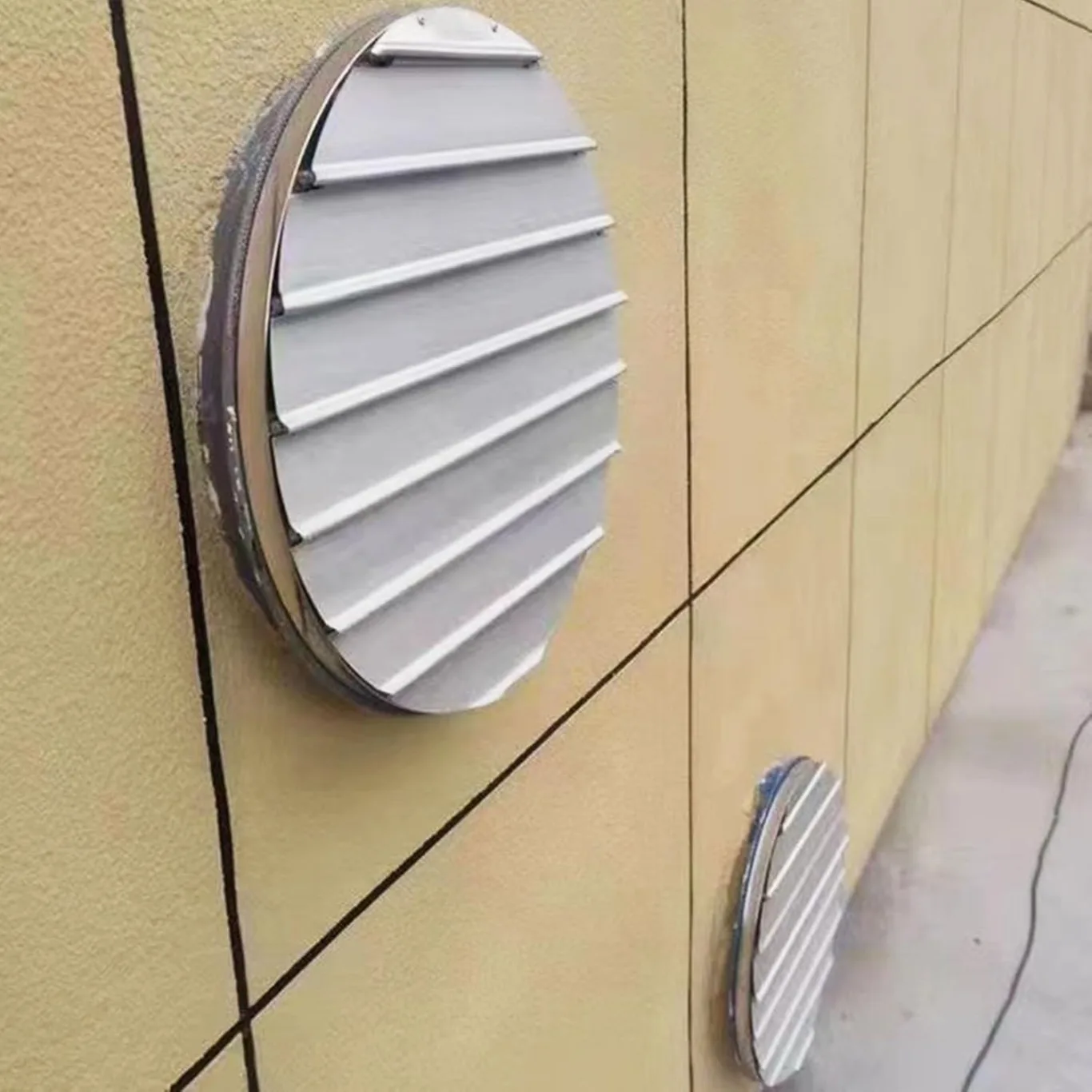 81,3 cm runde Lüftungsschlitze, Aluminium-Giebel-Abluftgitter für Wand und Decke, ideal für Gewächshaus und industrielle HVAC-Systeme, langlebige Belüftungslösung - Bild 1