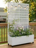Hochbeet mit Sichtschutz, Metall Pflanzkasten mit Rankgitter und Rollen, freistehender Pflanzkübel 33cm tief, wetterfest für Blumen und Kletterpflanzen - Ideal für Garten, Balkon und Terrasse (Weiß) - Thumbnail 1