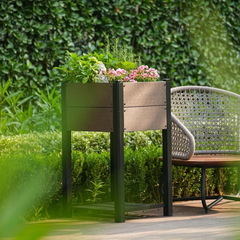 HDPE Hochbeet mit Beinen & Ablage, Holzoptik Pflanzkasten wetterfest, erhöhter Pflanzkübel mit Aluminiumrahmen, für Gemüse, Kräuter & Blumen, Balkon Terrasse Garten, 49x49x85cm – Bild 7